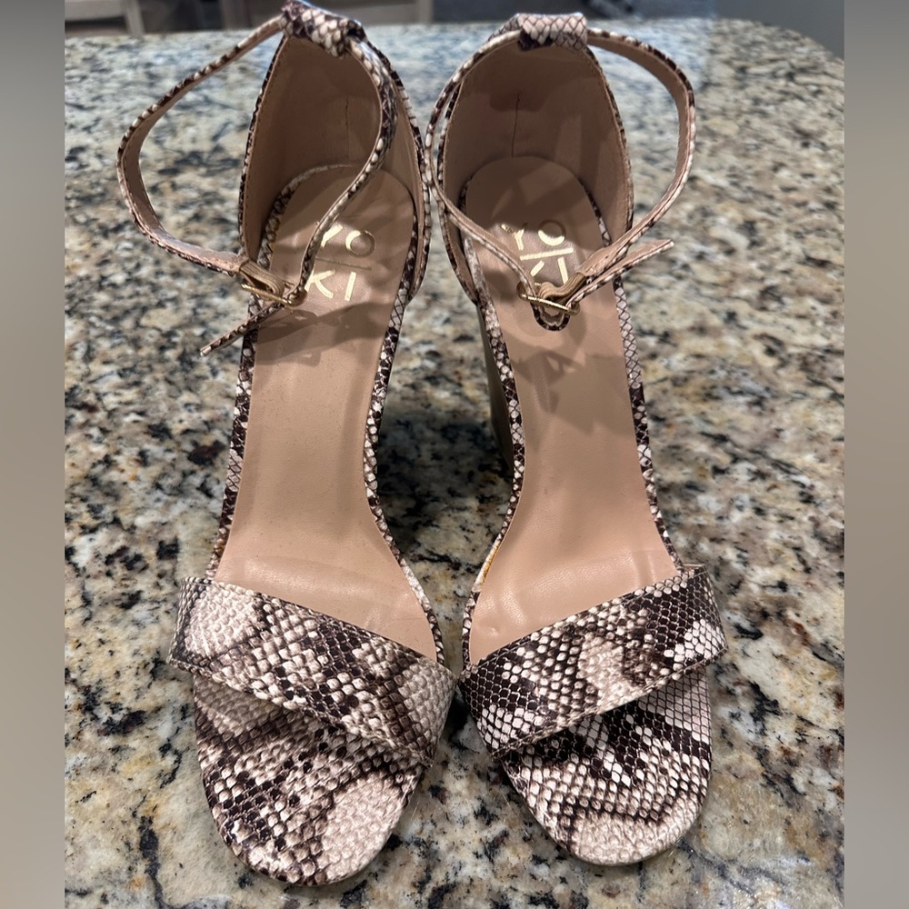 Womens snake print wedge 6.5 never worn